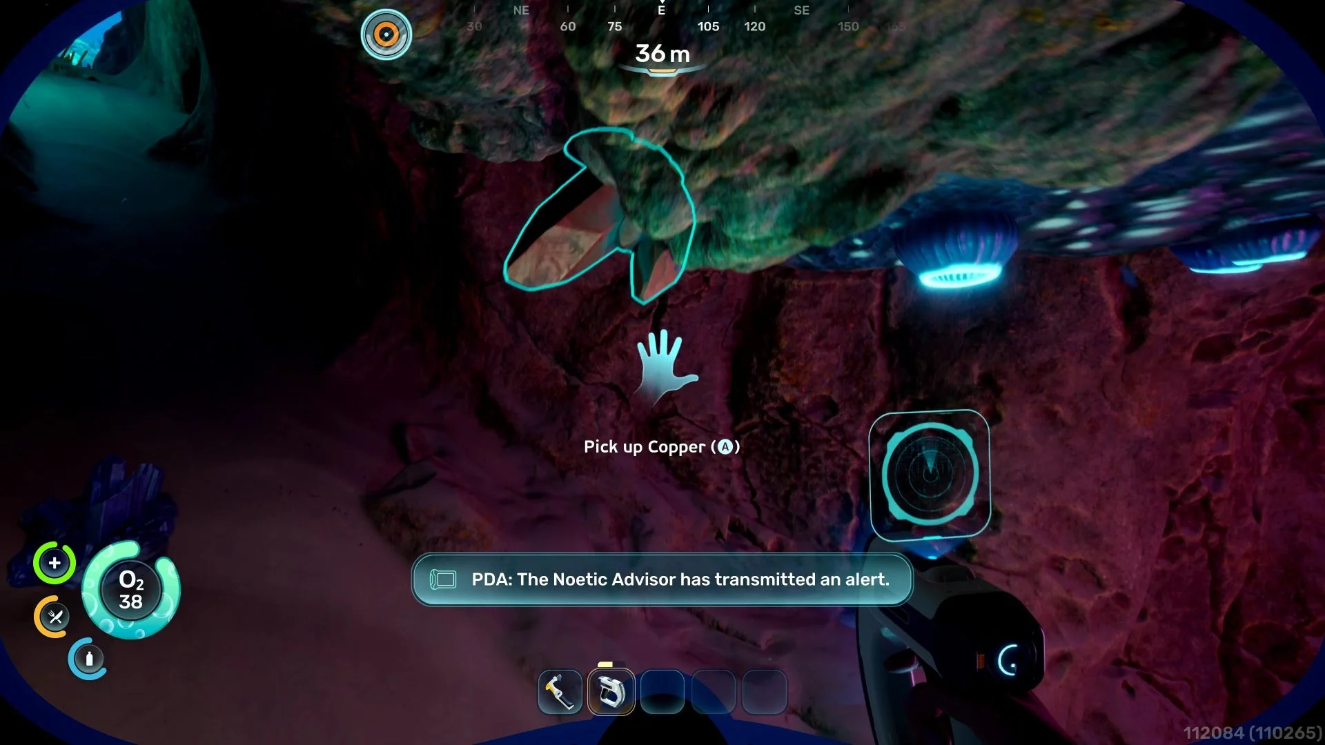 Subnautica 2-洞穴-撿起銅礦操作示意